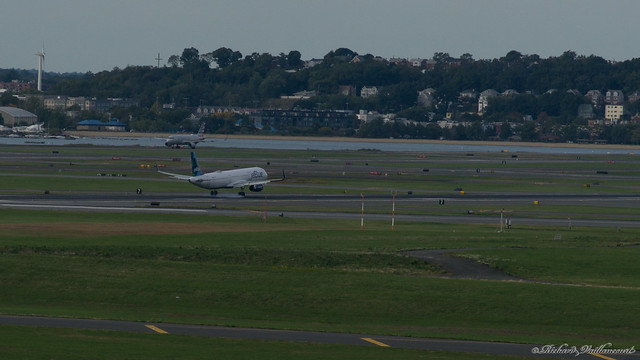 Aterrissage, JetBlue, Aéroport international de Boston Logan, MA, USA - 08445