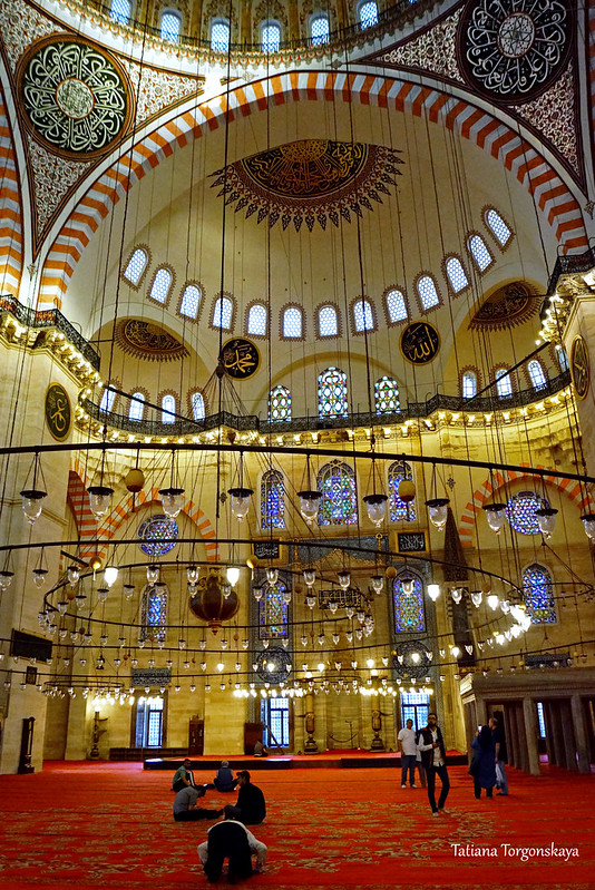 Интерьер мечети Сулеймание