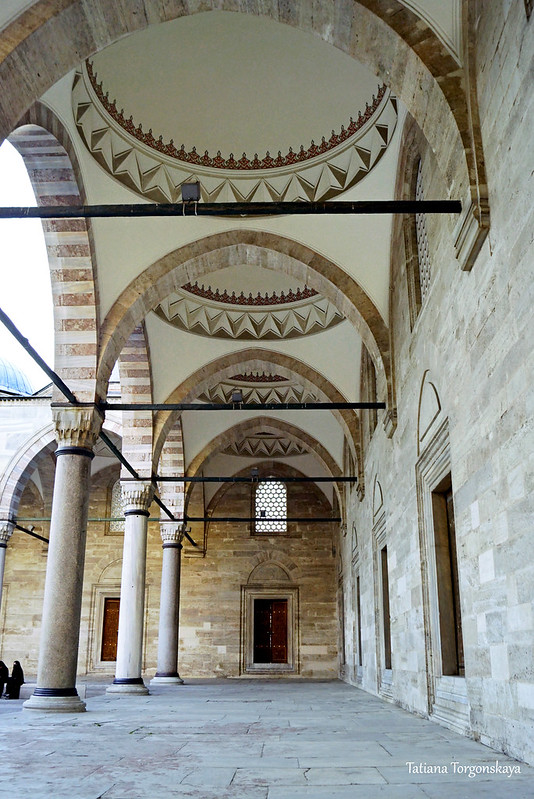 Галерея двора мечети Сулеймание