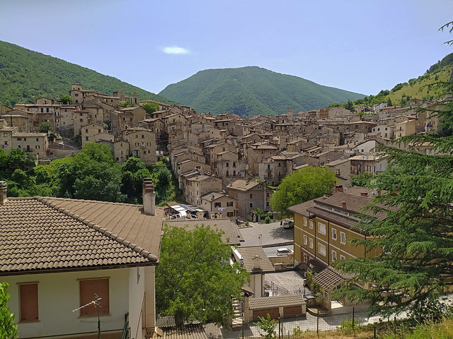 Veduta panoramica del centro storico di Scanno, uno dei borghi più belli d'Italia