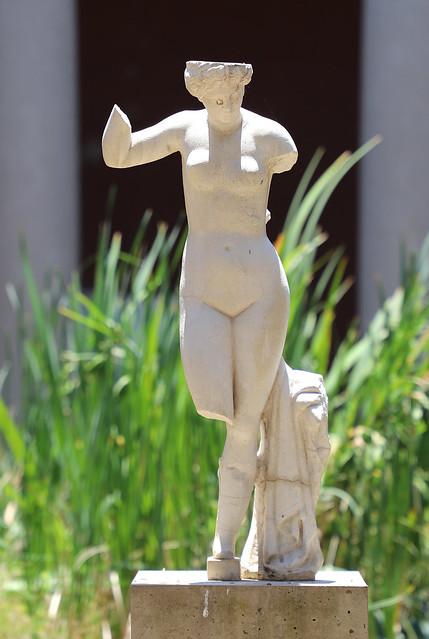 Replica statuette of Aphrodite (IMG_6463a)