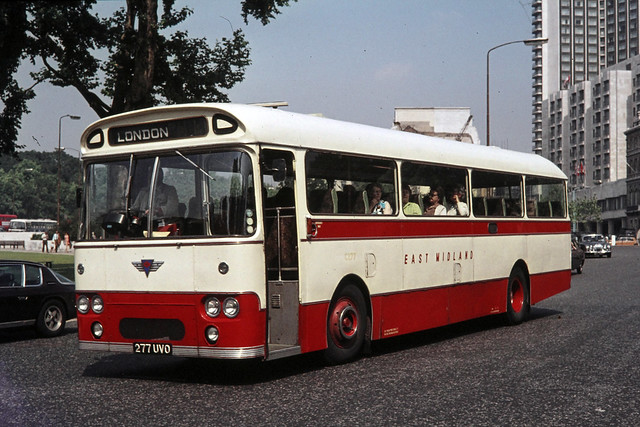 East Midld Motor Services . C277 277UVO . Hyde Park Corner , London . May-1972 .
