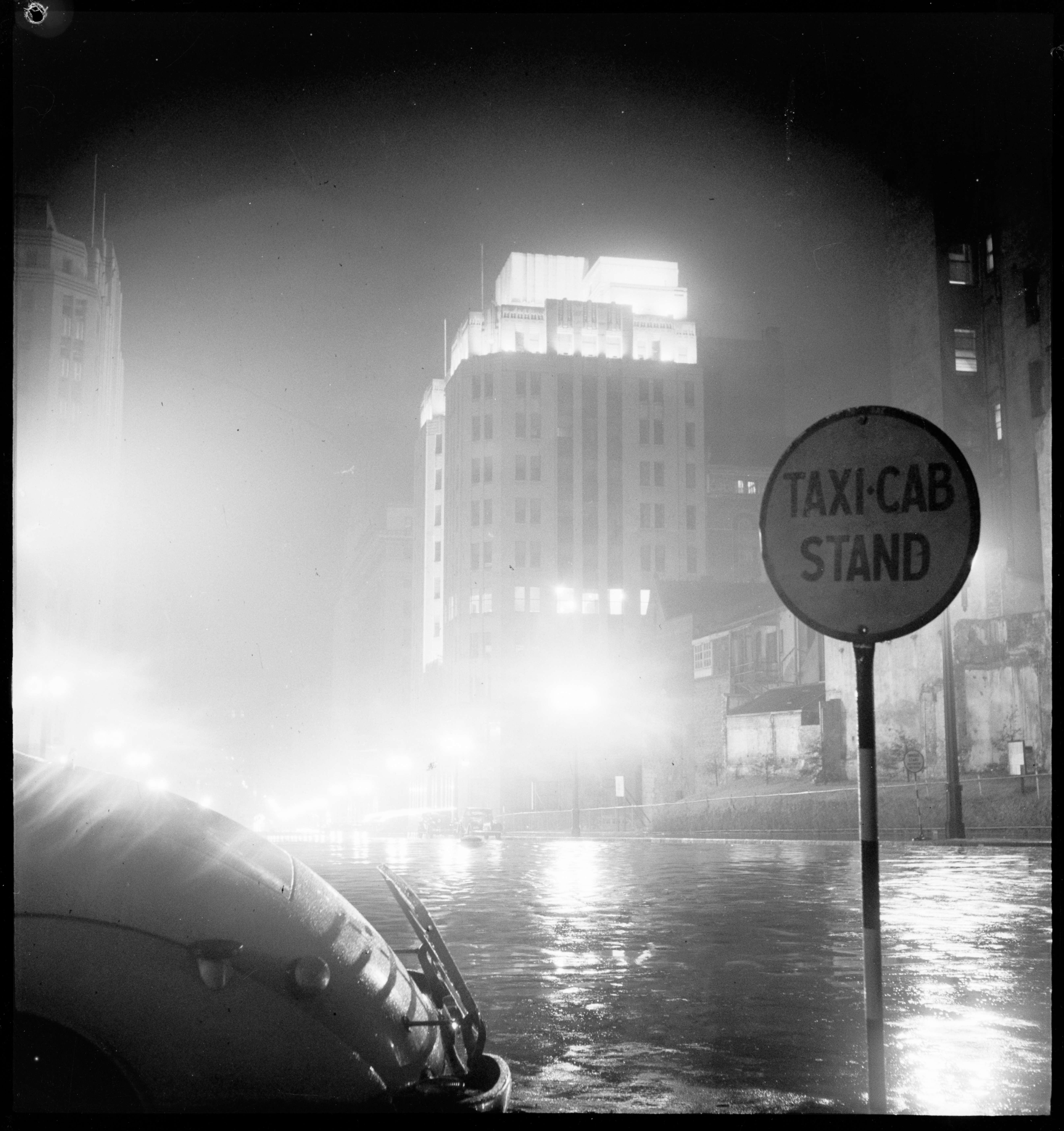 Taxi cab stand at night, Martin Place, Sydney, c. 1938