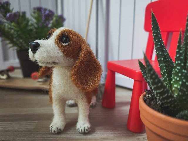Felted dog beagle