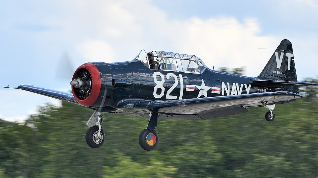 1942 North American AT-6C  T-6G Texan  N66JB Served  with USAAF 42-44319 USAF 49-2915  US Navy marking added  SNJ-7 VT-17