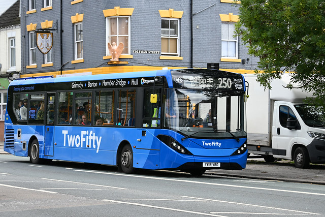 [NEW LIVERY] Stagecoach Grimsby-Cleethorpes 'TwoFifty' 26265 - YW19 VRO