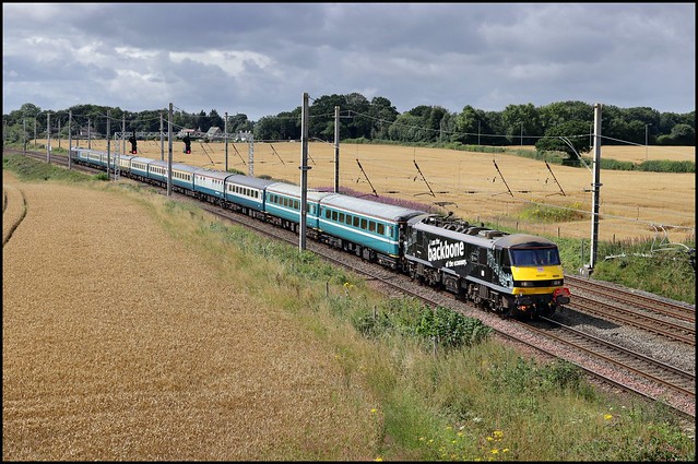 Golborne Junction, DB 90039 'The Pride of Planning' 1Z85 (07.30 London Euston - Carlisle)  17/07/23.