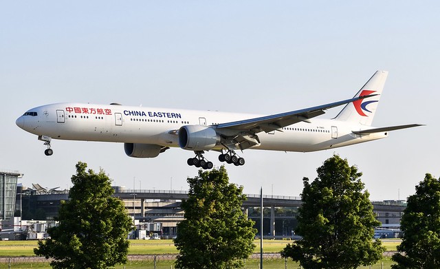 China Eastern Airlines Boeing 777-39P(ER) B-7883
