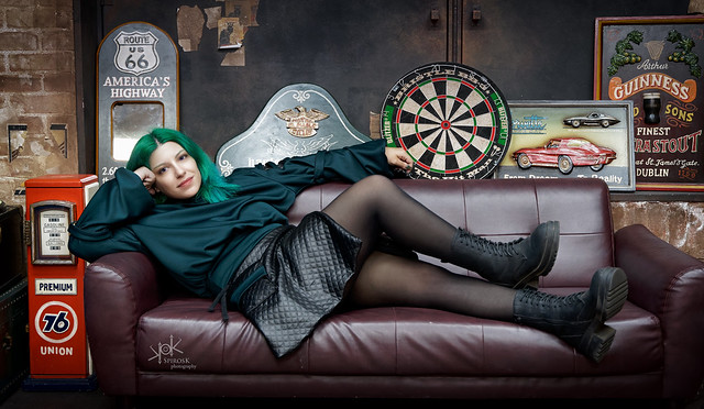 Ailiroy's portraits in HacoStadium Japanese Cosplay Studio (by SpirosK photography): The Darts Room