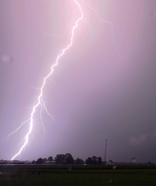 Lightning barrage along the Ohio-Indiana line