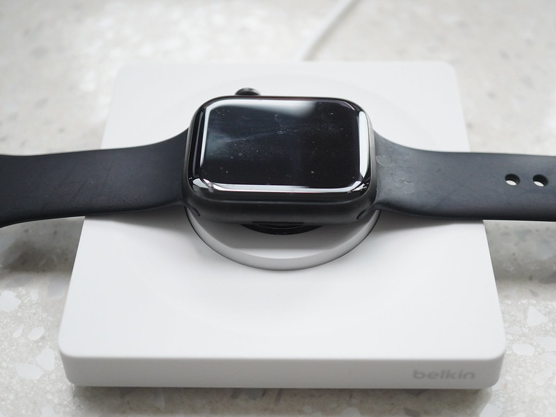 Belkin BoostCharge Pro for Apple Watch - Laying Flat