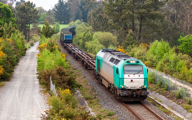 Renfe (Alpha Trains) 335-007-1. Mercancías Sogama - Vigo Guixar.