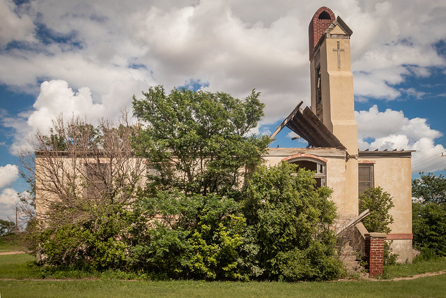 (KS) Monument Abandoned Church