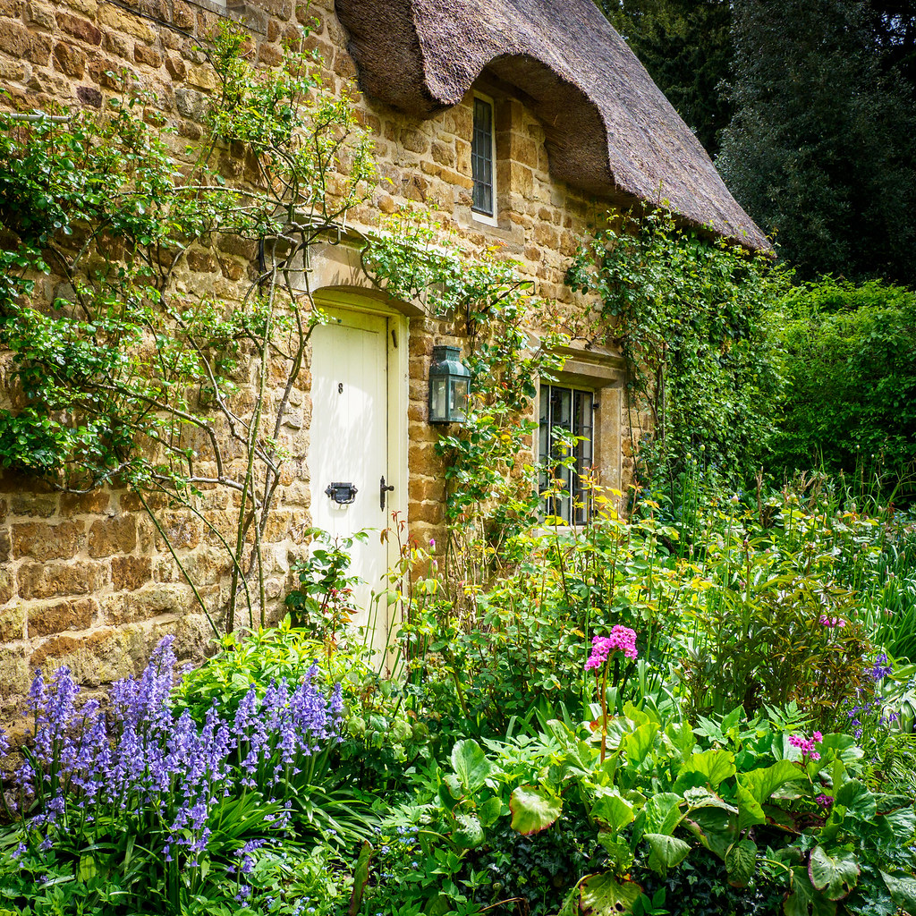 Corner cottage in Great Tew, Cotswolds