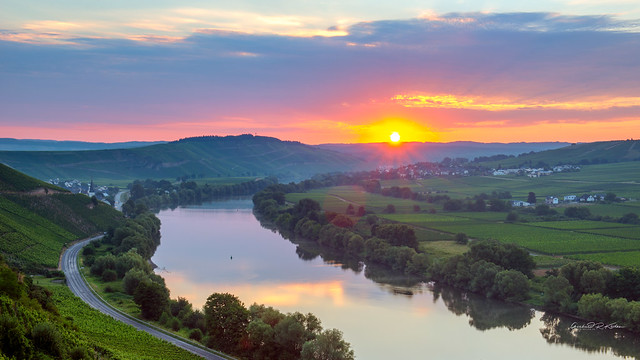 Summer sunrise in the Moselle valley!