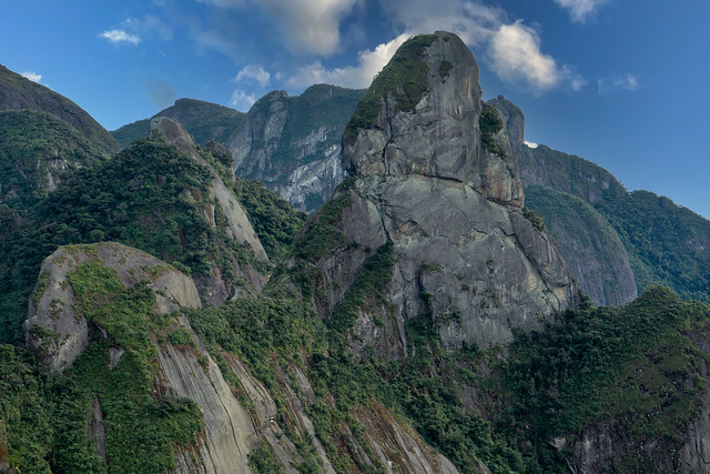 The God's Finger from the Summit of the Peak of Escalavrado at 1,420 meters (4,659 ft) MSL, Serra dos Órgãos ('Organs Range') National Park, Guapimirim and Teresópolis, Rio de Janeiro State, Brazil.