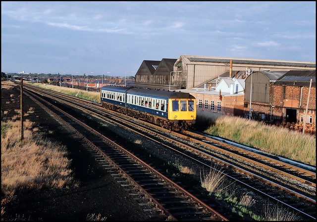 Warrington Central Yard, Derby Class 108 (19.20 Manchester Oxford Road - Warrington Central) May 27th 1986.