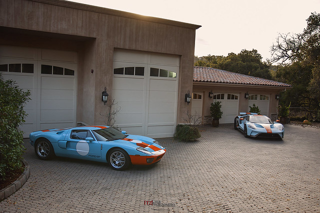 IMG_2856.  Ford GT and GT40