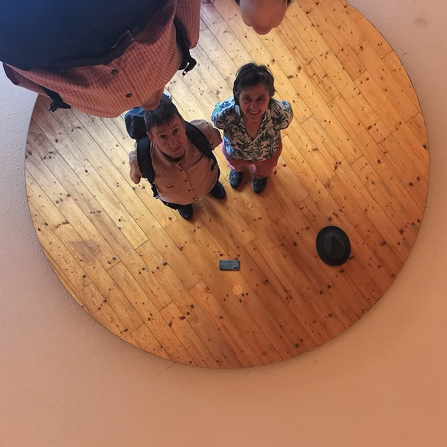 Camera am Boden, Spiegel an der Decke