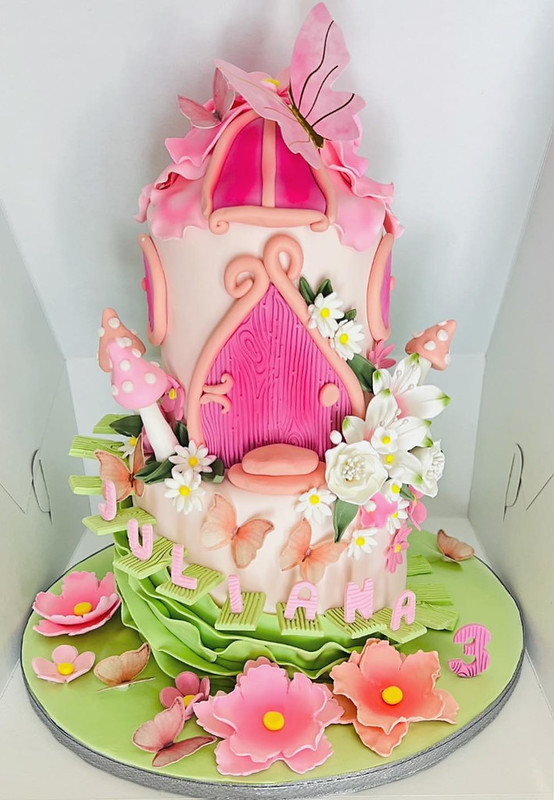 Cake by Dania's Cake