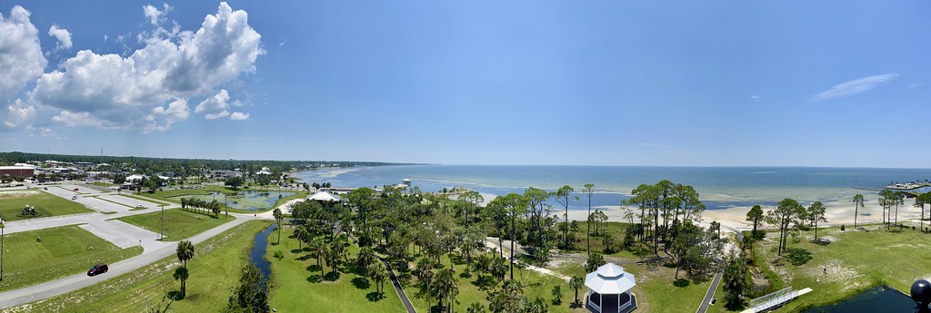 Panoramic view from Cape San Blas Lighthouse in Florida. Photo by howderfamily.com; (CC BY-NC-SA 2.0)