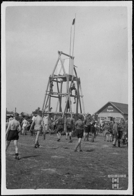 ArchivTappen37(1K)Alb22U49 Wasserturm, Pfadfinder-Bundeslager, Erpeler Ley, 1930er