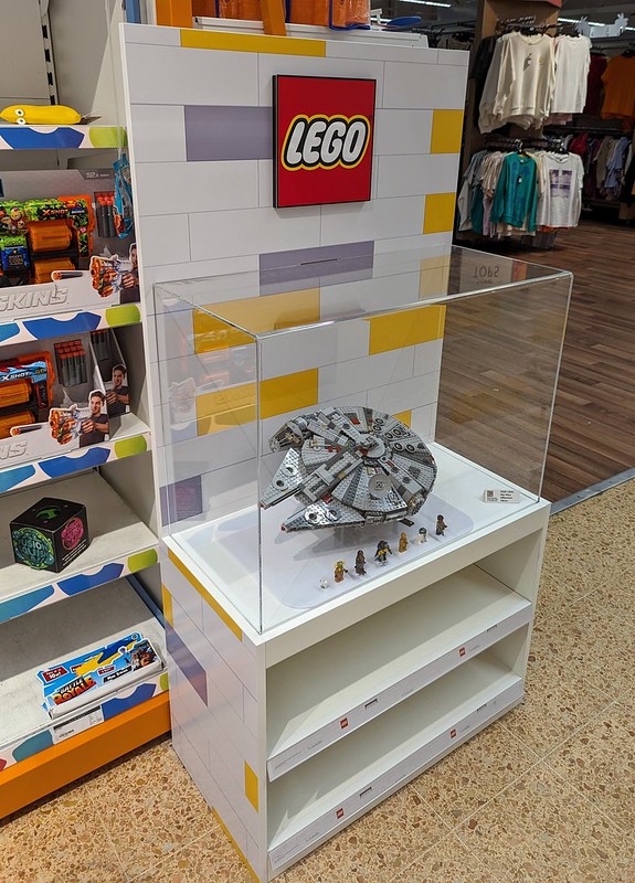 LEGO Retailer Partner Branding