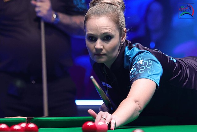 Reanne Evans Qualifies for Final Stages