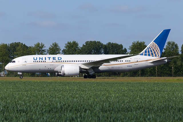 United Airlines  Boeing 787-8 Dreamliner N26910