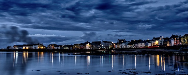 The Dee at night