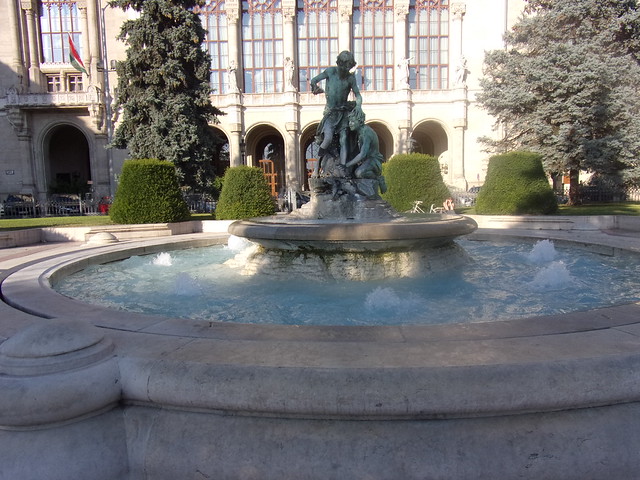 Fountain with the Vigadó building in the background