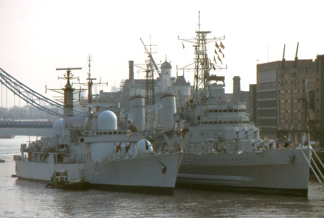HMS Manchester (D95) / HMS Belfast (C35) - London - England