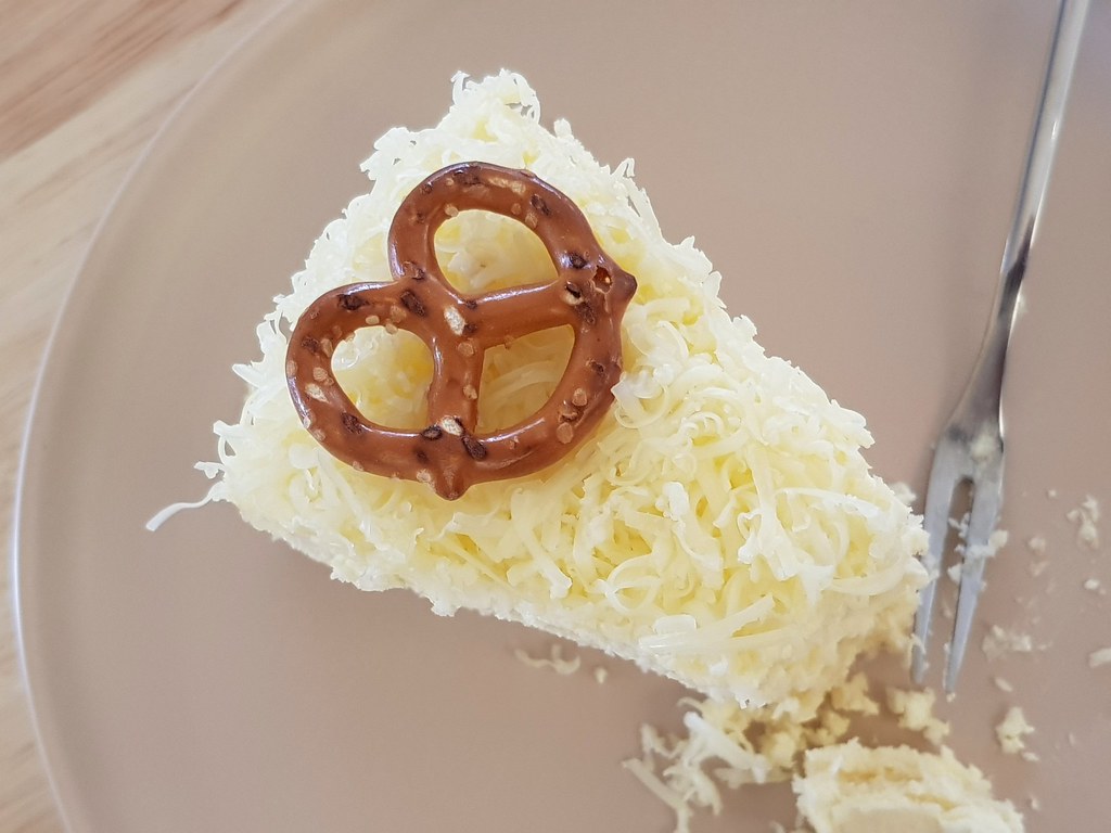 蓬鬆雪芝士蛋糕 Fluffy Snow Cheese Cake rm$17 @ JINGS Specialty COFFEE USJ4