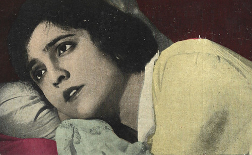Maria Jacobini in Addio giovinezza! (1918)