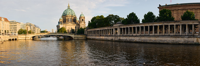 Berlin Spree Panorama (3:1)