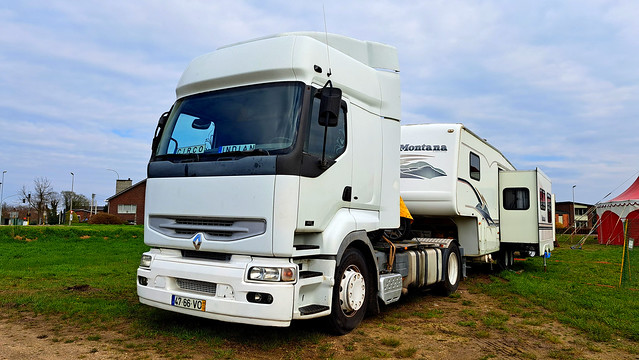 Renault Premium I Route High Roof Euro3 DCI 420.18T 4x2 (2003) - Circo Indian Portugal (P)