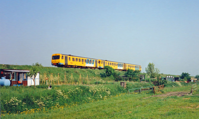NS DH-I + DH-II  - trein 8832  Delfzijl - Groningen  - Groningen