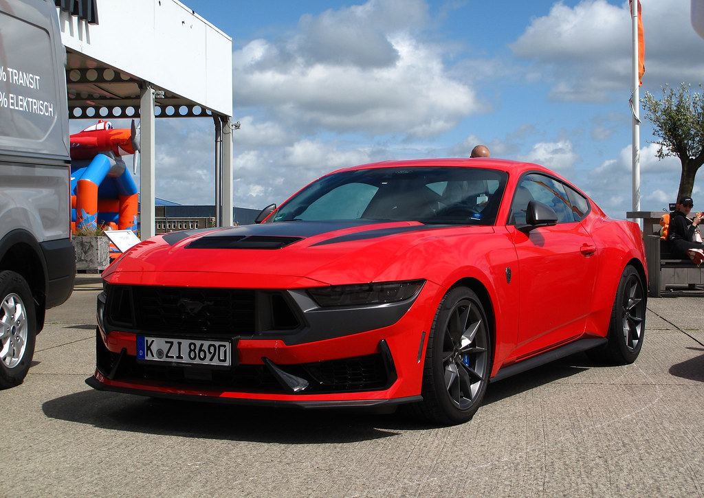 2024 Ford Mustang GT Fastback Dark Horse