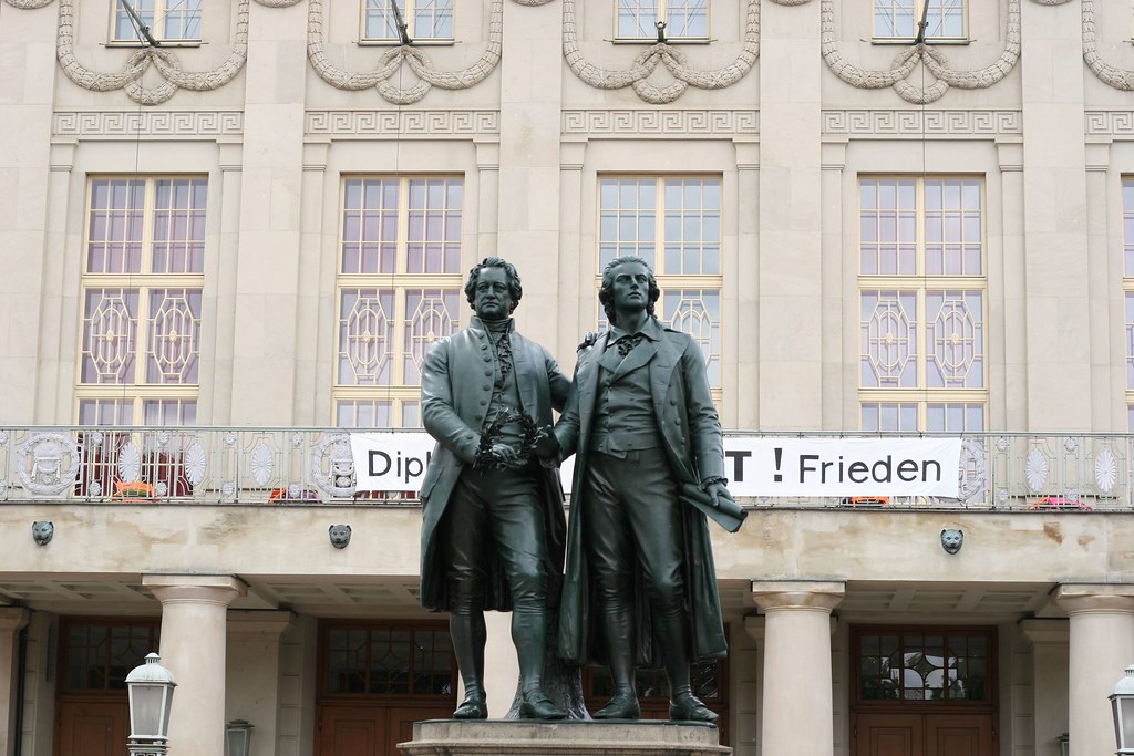 1856/57 Weimar Goethe-Schiller-Denkmal von Ernst Rietschel Bronze/badischer Granit Theaterplatz in 99423