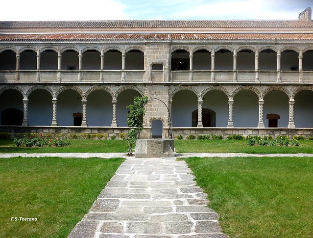 Monasterio de Santo Tomás de Ávila. Claustro de los Reyes.