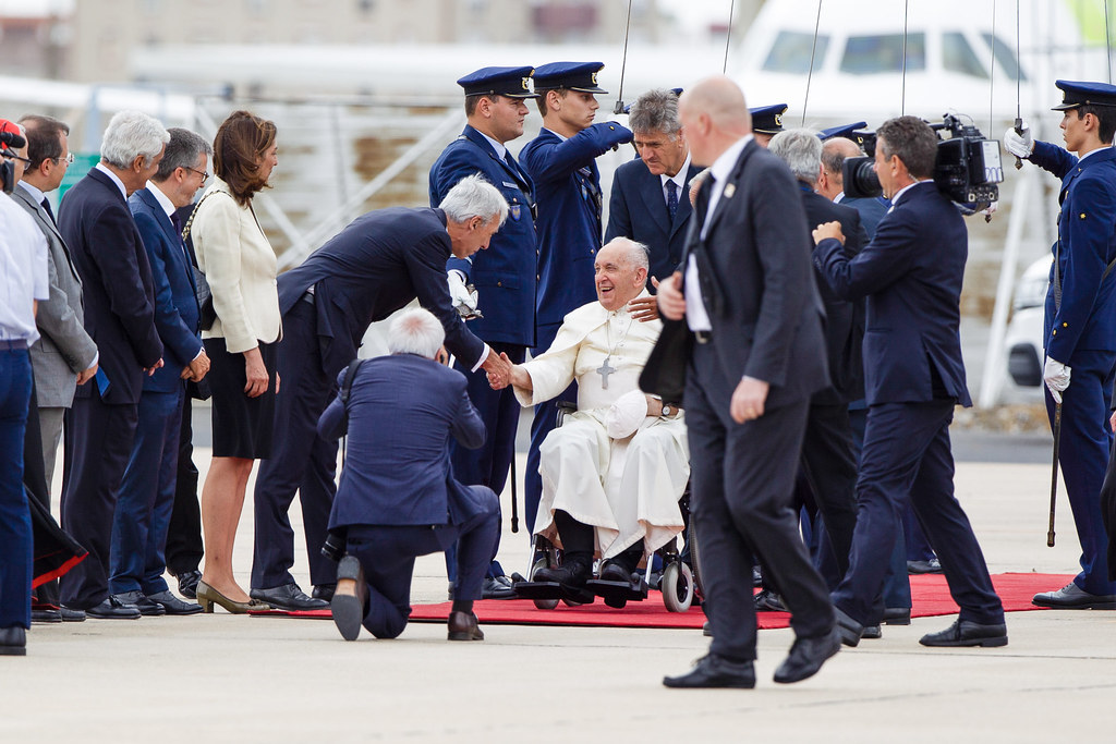 Chegada do Papa ao aeroporto de Lisboa / Arrival of the pope to Lisbon airport