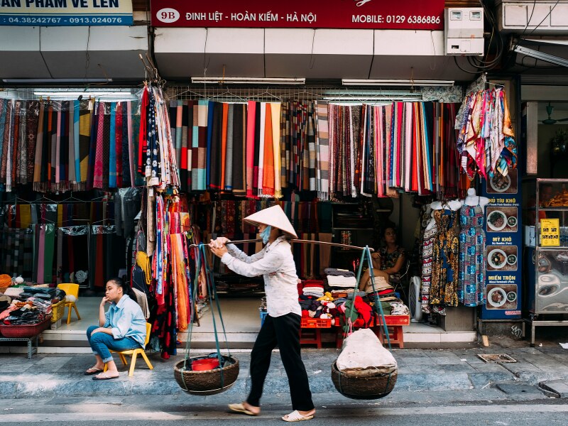 Hanoi itinerary - Dong Xuan Market