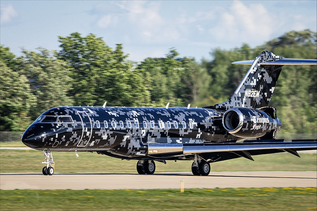 Bombardier BD-700-1A10 Global Express XRS - 01