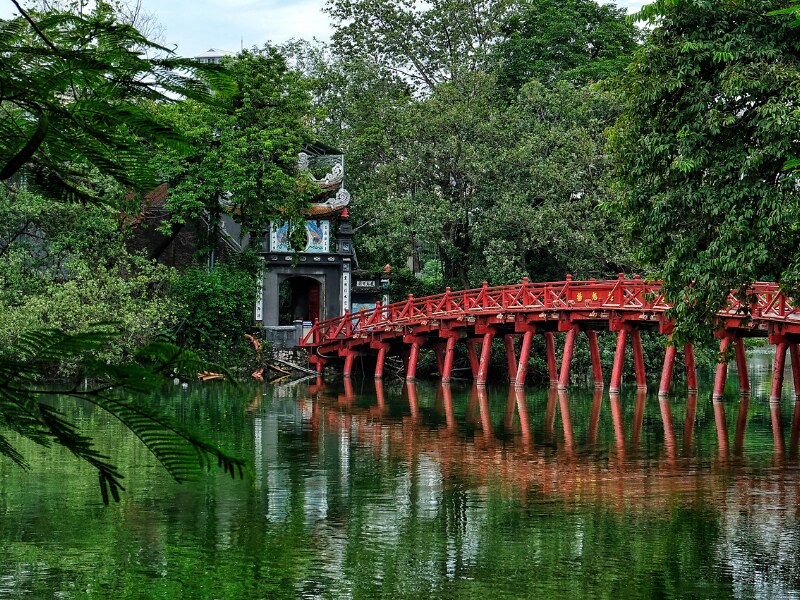 Hanoi itinerary - Ngoc Son temple