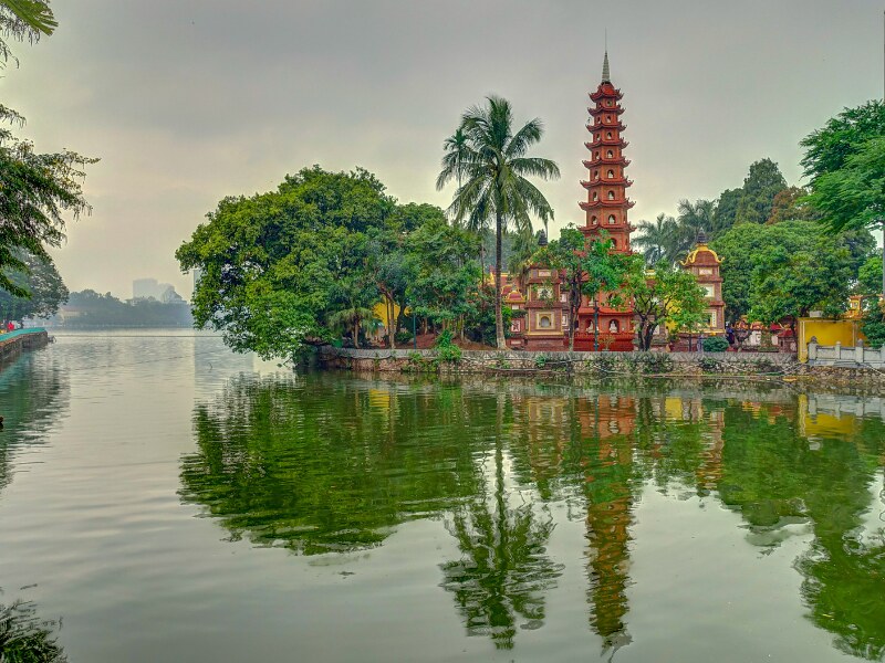 Hanoi itinerary - Hoan Kiem lake