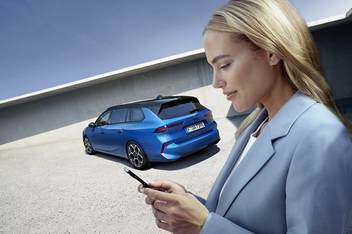 Opel apresenta três novos serviços conectados