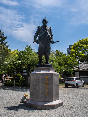 Nihon_arekore_02964_Osaka_60_Castle_Hideyoshi_statue_100_cl