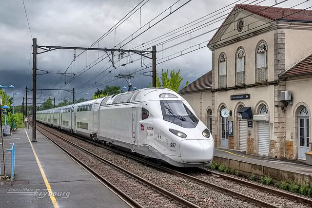 Essai du TGVM à 200 km/h à La Ferté St Aubin TGVM test at 200 kph at La-Ferté-Saint-Aubin
