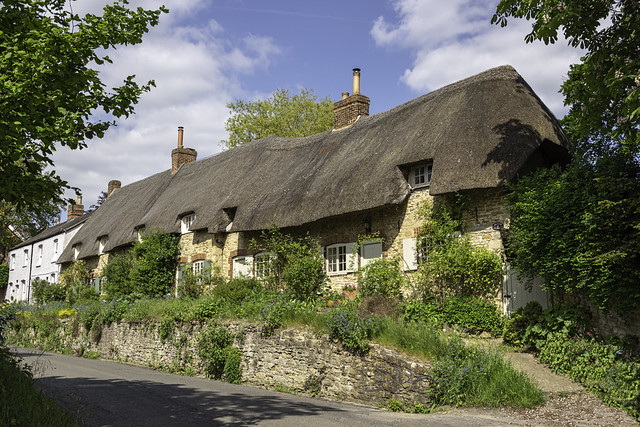 Nice old-fashioned cottages at Great Milton, Oxfordshire.