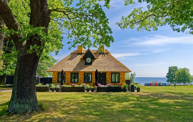 Denmark Klampenborg - Bellevue Beach / Restaurant Den Gule Cottage